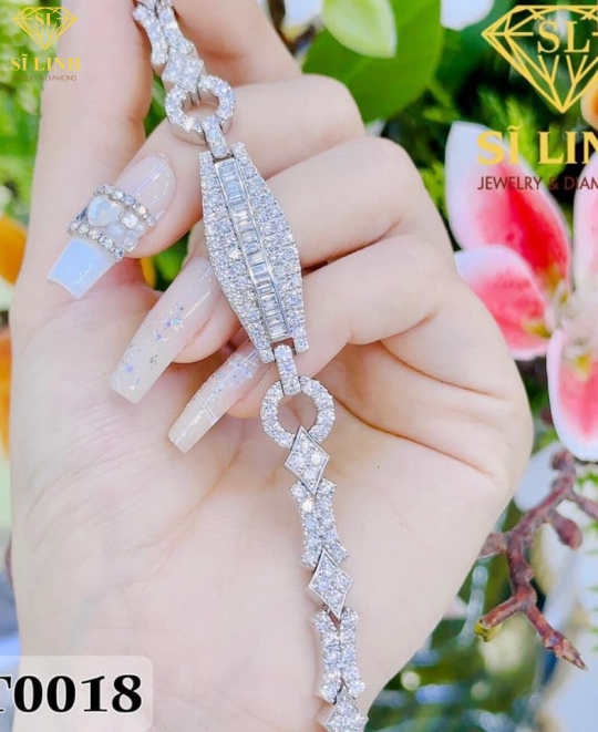 LẮC TAY
